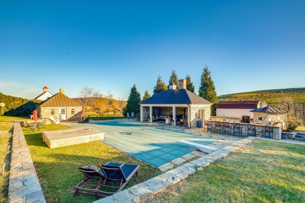 Elegant Paris Manor with Private Pool!